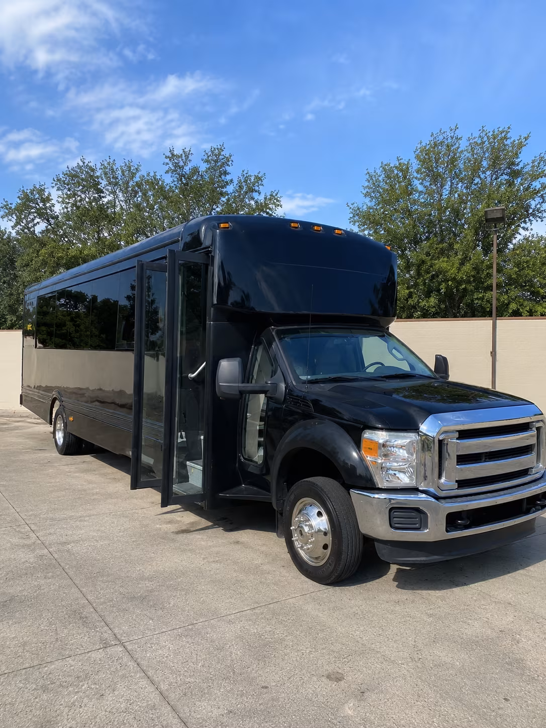 columbus 20 passenger party bus